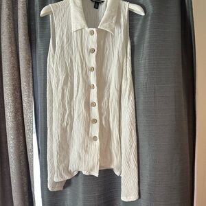 Nina Leonard Textured White Sleeveless Button-Down Shirt